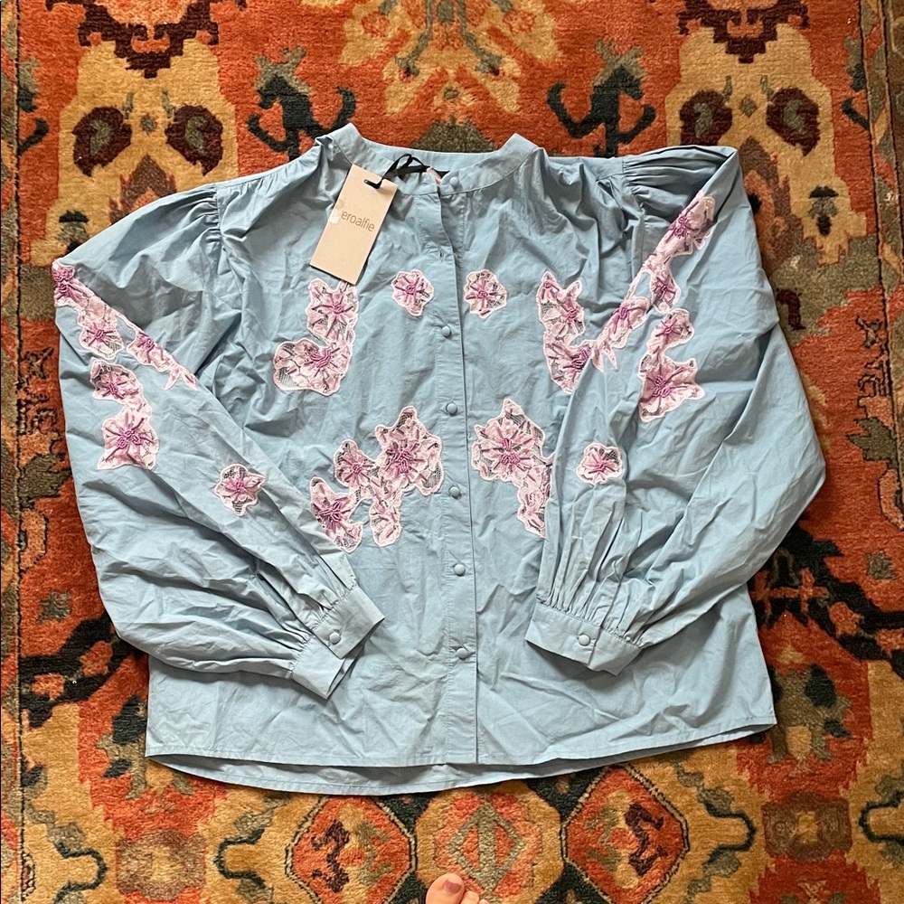 Vero Alfie Monet Shirt Blouse Light Blue Pink Floral Embroidery Large (3)